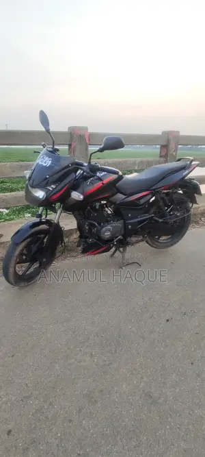 নতুন বাজাজ পালসার ১৫০ ২০২১ কালো