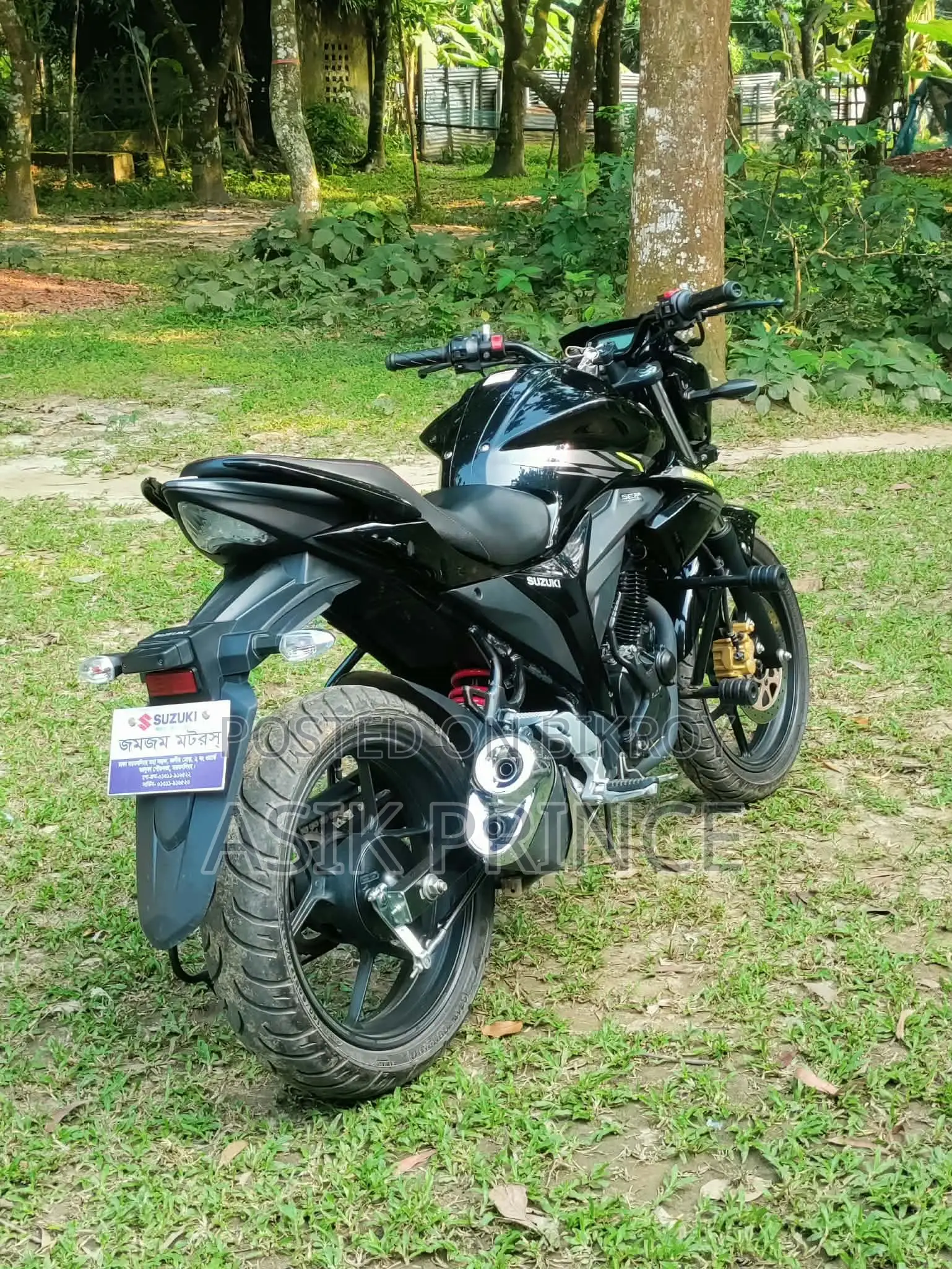 সুজুকি জিক্সার ২০২৫ ব্ল্যাক
