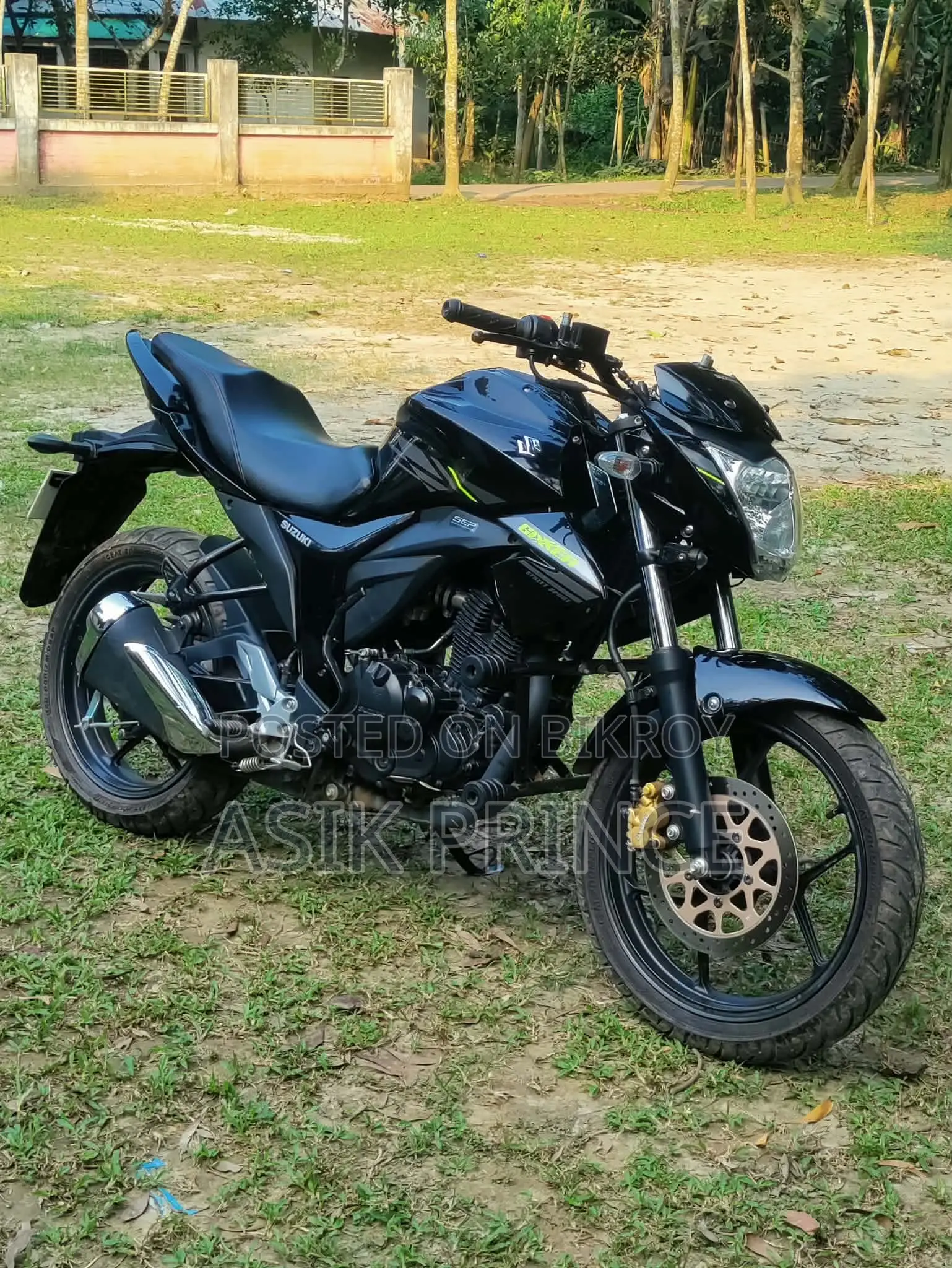 সুজুকি জিক্সার ২০২৫ ব্ল্যাক