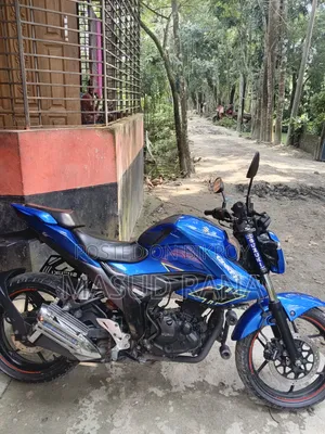 সুজুকি জিক্সার ২০২২ নীল