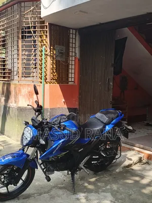 সুজুকি জিক্সার ২০২২ নীল