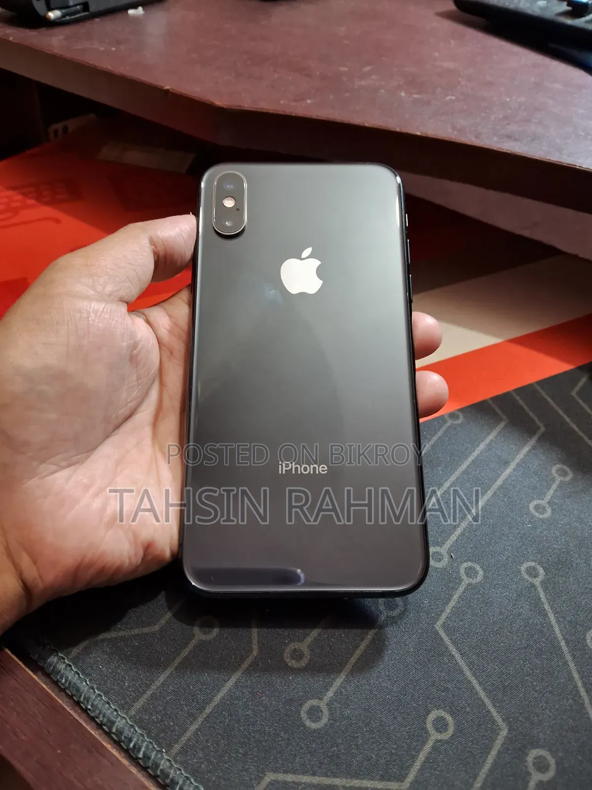 অ্যাপল আইফোন এক্সএস ৬৪ জিবি ব্ল্যাক