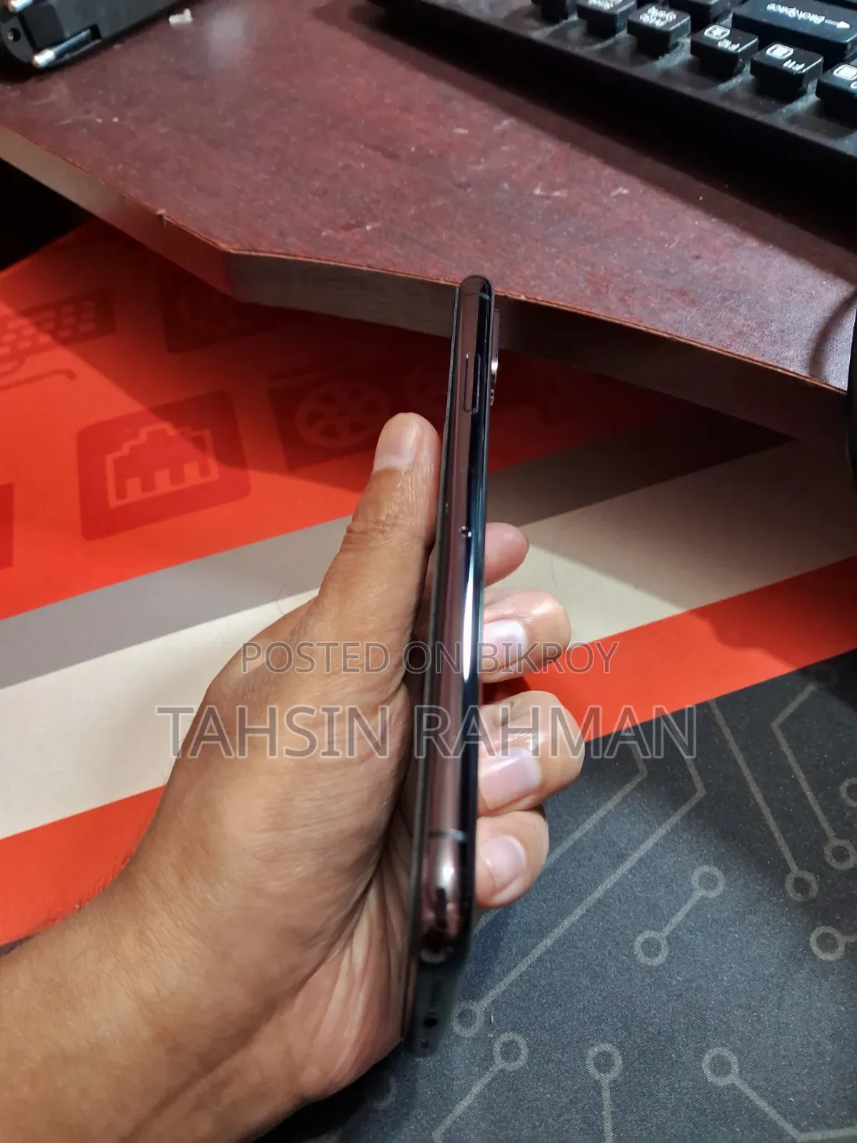 অ্যাপল আইফোন এক্সএস ৬৪ জিবি ব্ল্যাক