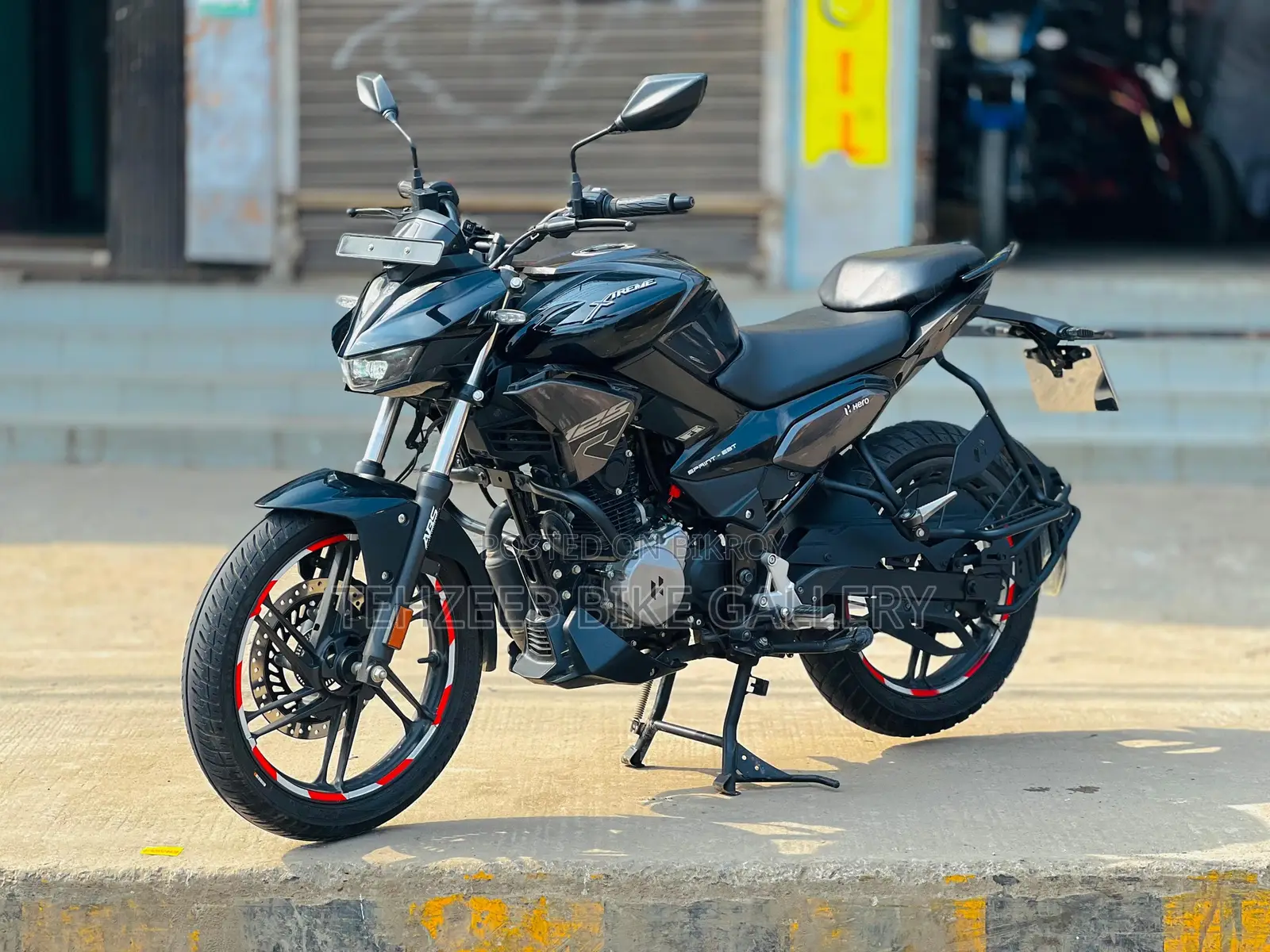 Hero Xtreme 125R 2025 Black