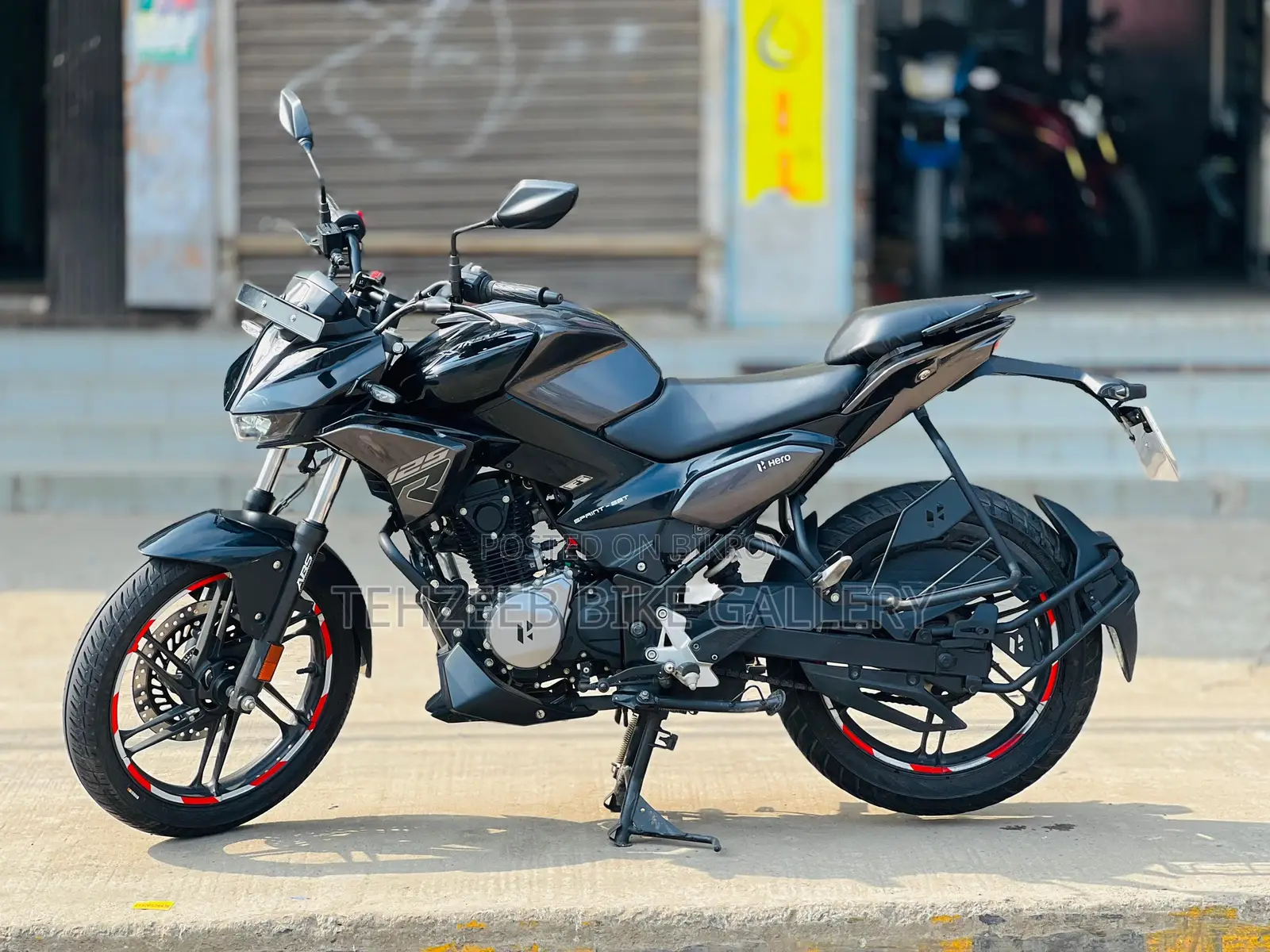 Hero Xtreme 125R 2025 Black