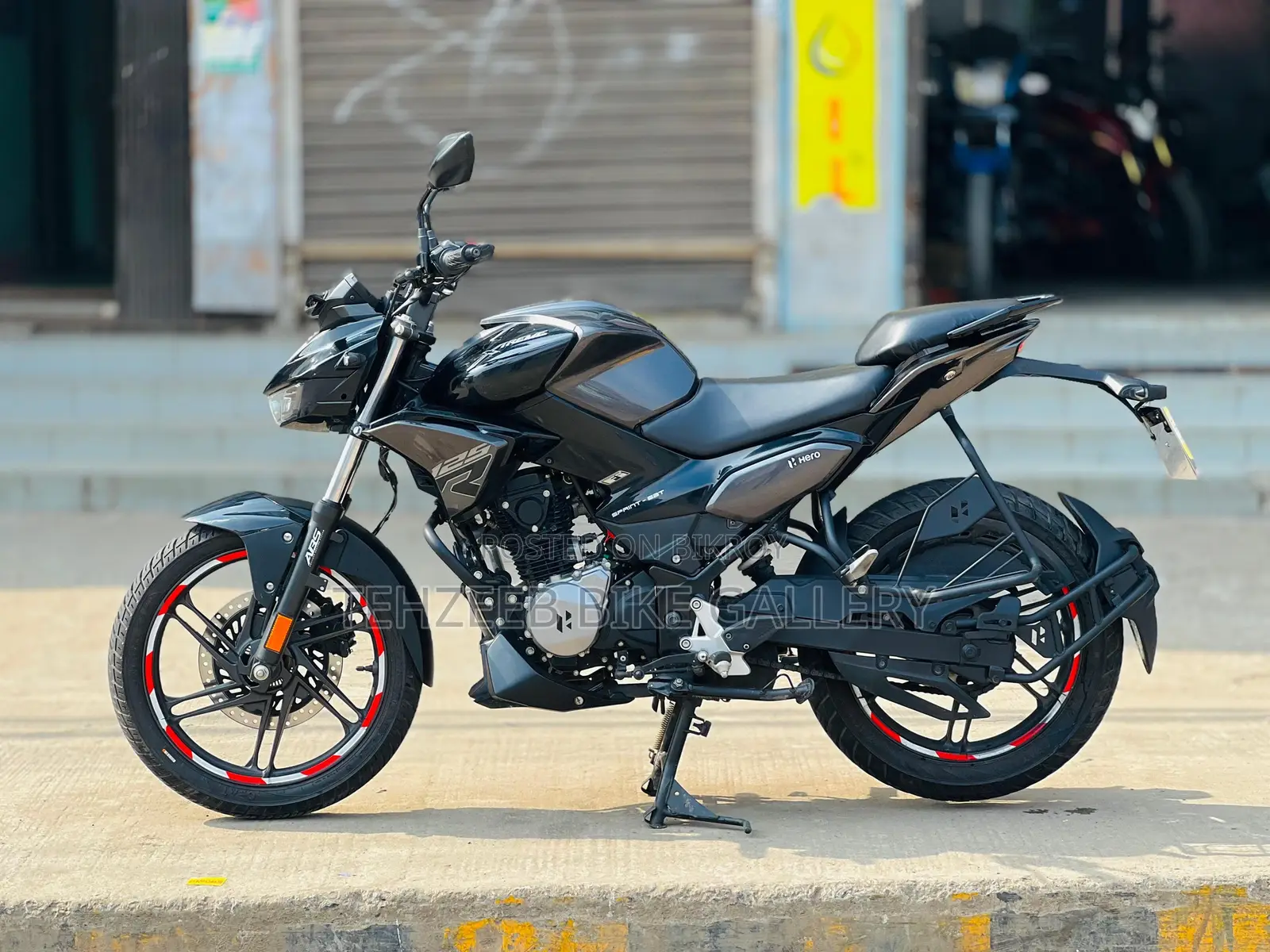 Hero Xtreme 125R 2025 Black