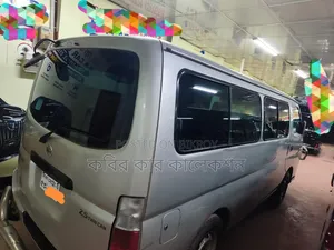 Nissan Caravan (Urvan) 2010 Silver