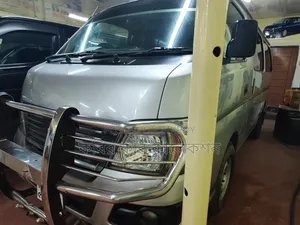 Nissan Caravan (Urvan) 2010 Silver