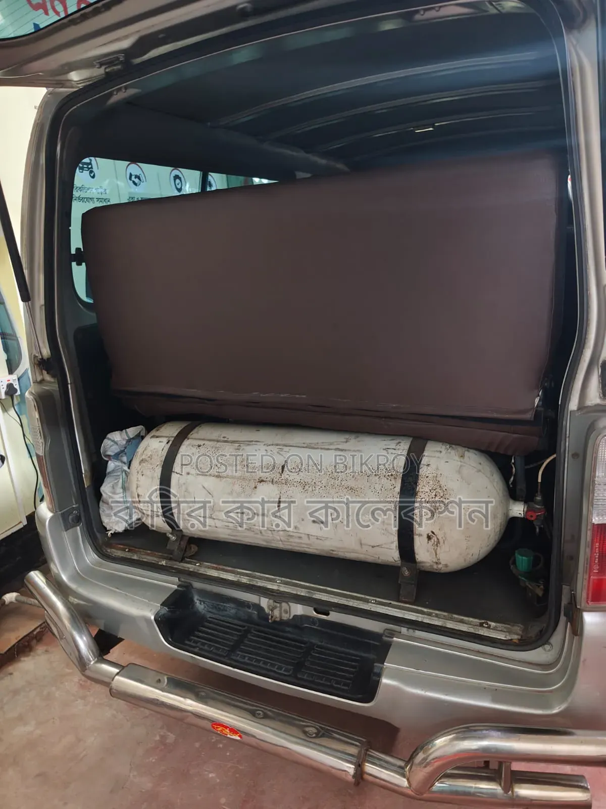 Nissan Caravan (Urvan) 2010 Silver