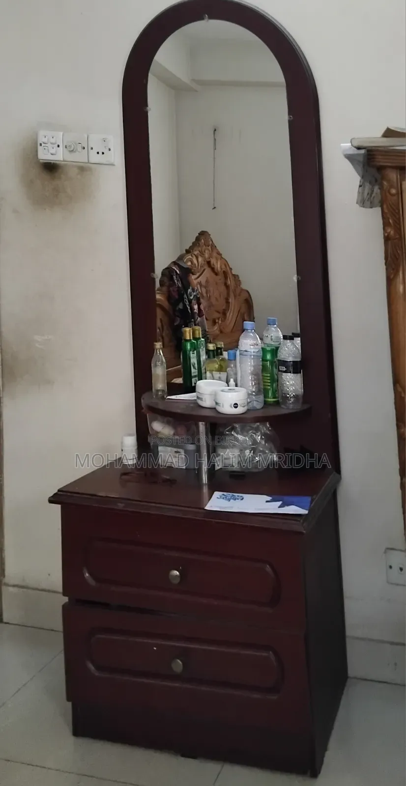 ড্রেসিংটেবিল (ব্র্যান্ড : Otobi ,দাম : 5000 টাকা)