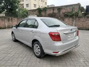 টয়োটা এক্সিও ২০১৫ সিলভার