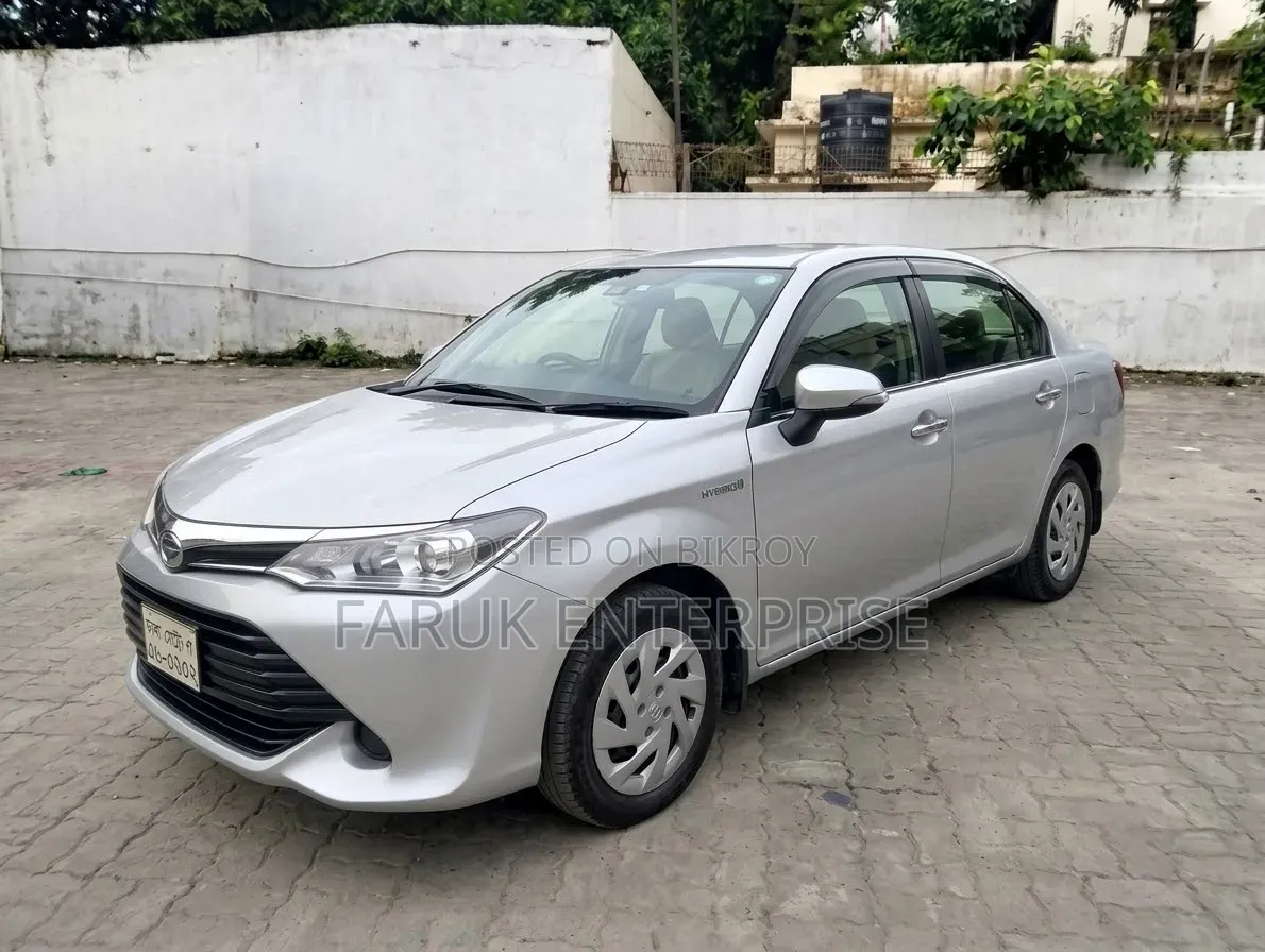 টয়োটা এক্সিও ২০১৫ সিলভার