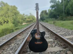 গিটার বিক্রি হবে