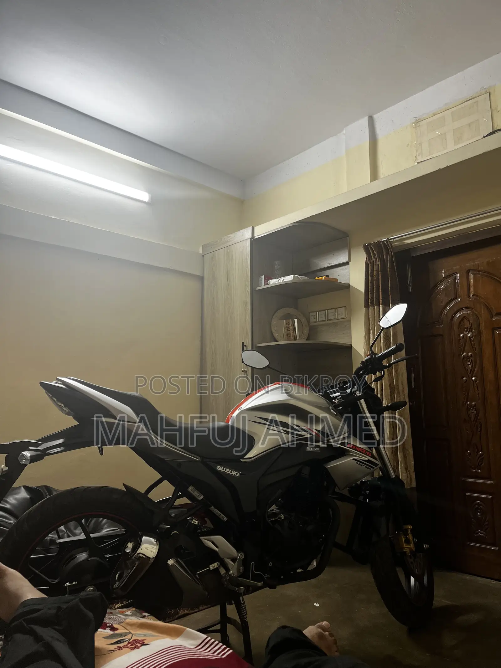 সুজুকি জিক্সার ২০২৫ অরেঞ্জ