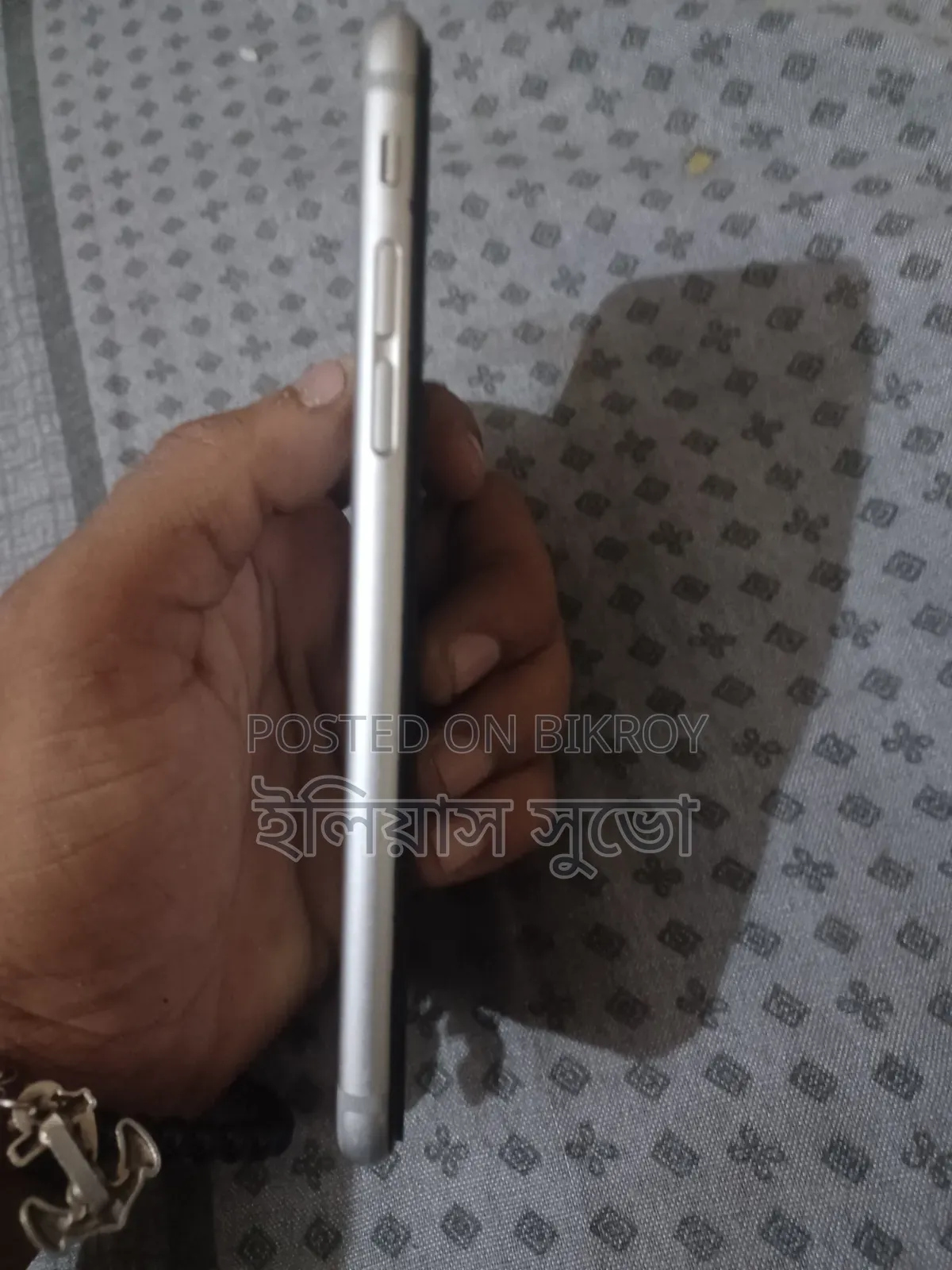 অ্যাপল আইফোন ৬এস ৬৪ জিবি সাদা