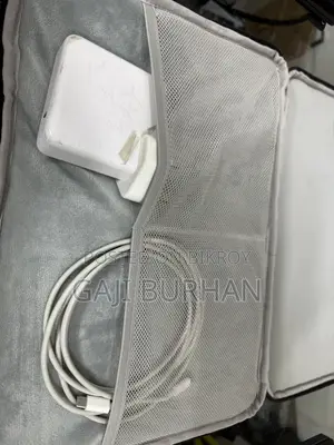 Laptop Apple MacBook Pro 2020 16GB Intel Core i5 SSD 1TB