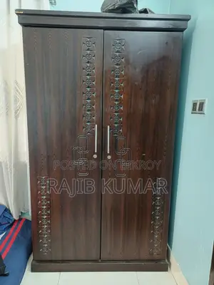 বিশাল আলমিরা মাত্র