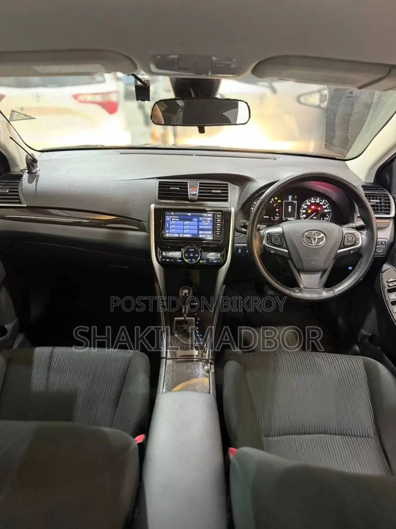 Toyota Premio 1.5 FWD 2018 White