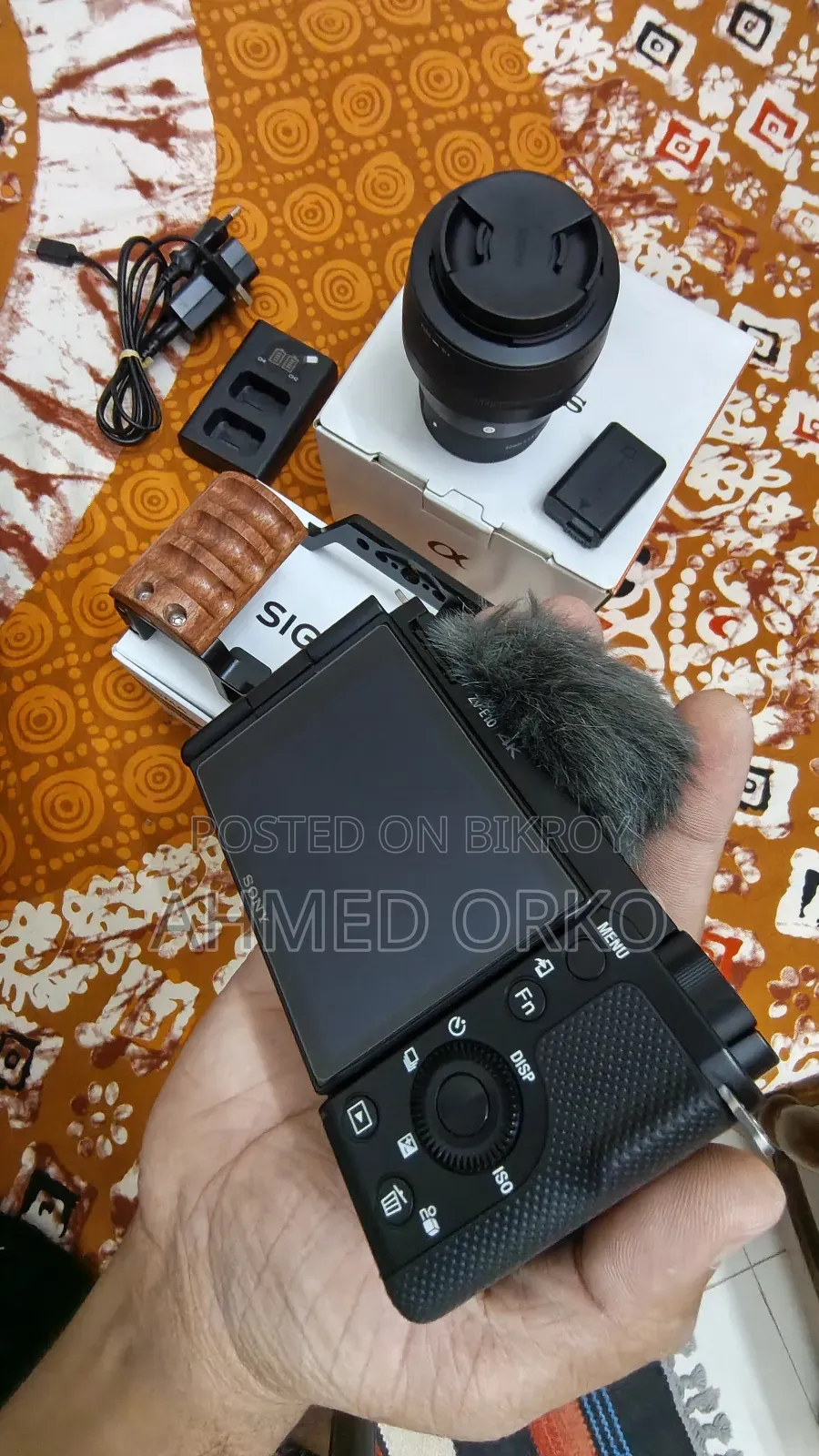 Sony ZV-E10 + Sigma 30mm | Fresh Condition