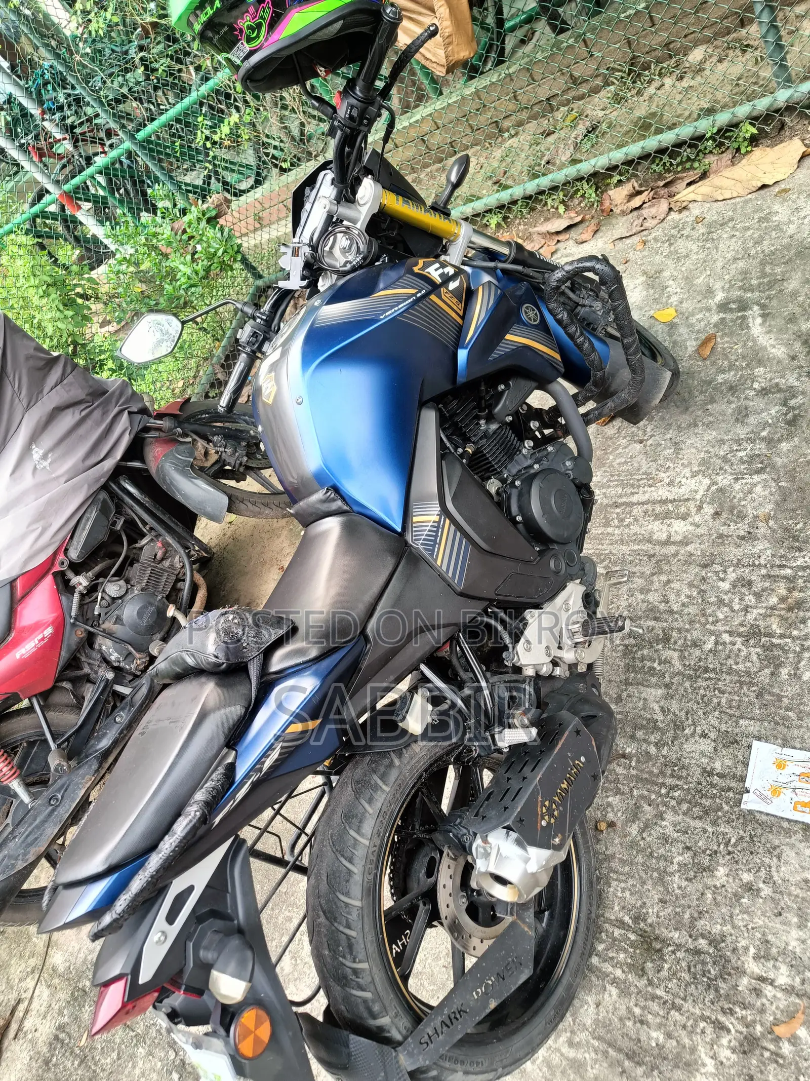 ইয়ামাহা এফজেডএস ভি২ ২০২২ নীল