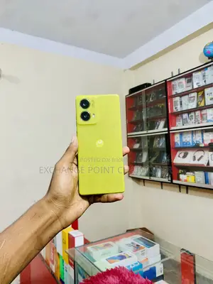 Motorola Moto G85 128 GB Yellow