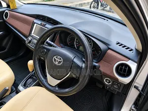 Toyota Axio 1.8 Luxel 2WD 2012 Beige