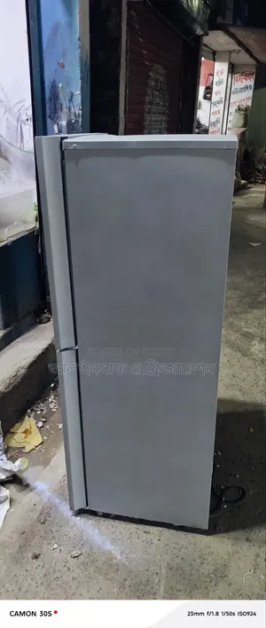 একটি গ্লাস ডোর মিনিস্টার ফ্রিজ বিক্রি করা হবে