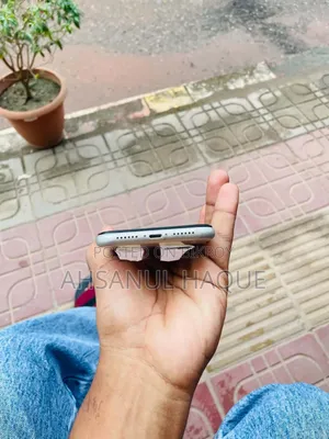 অ্যাপল আইফোন ১১ ১২৮ জিবি হোয়াইট
