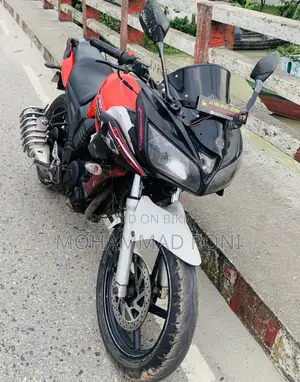 ইয়ামাহা ফাজার ভি১ ২০১৪ লাল