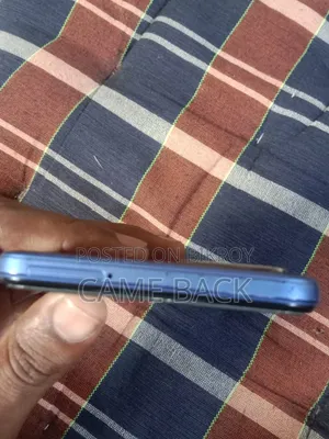 Vivo Y21 64 GB Blue