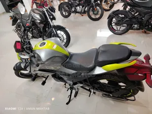 নতুন সুজুকি জিক্সার ২০২৬ সবুজ