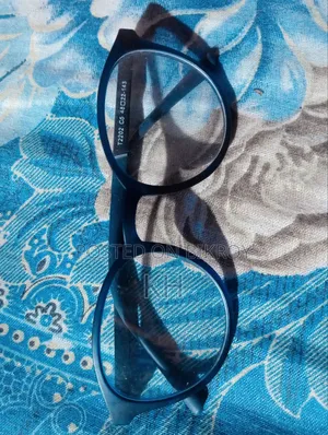 Bought 1 month ago, flexible, selling because it is not being used