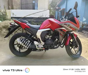 ইয়ামাহা ফাজার এফআই ভি২ ২০২৫ লাল
