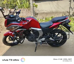 ইয়ামাহা ফাজার এফআই ভি২ ২০২৫ লাল