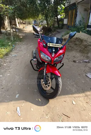 ইয়ামাহা ফাজার এফআই ভি২ ২০২৫ লাল