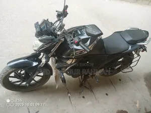 ইয়ামাহা এফজেডএস ভি২ ২০২৩ কালো