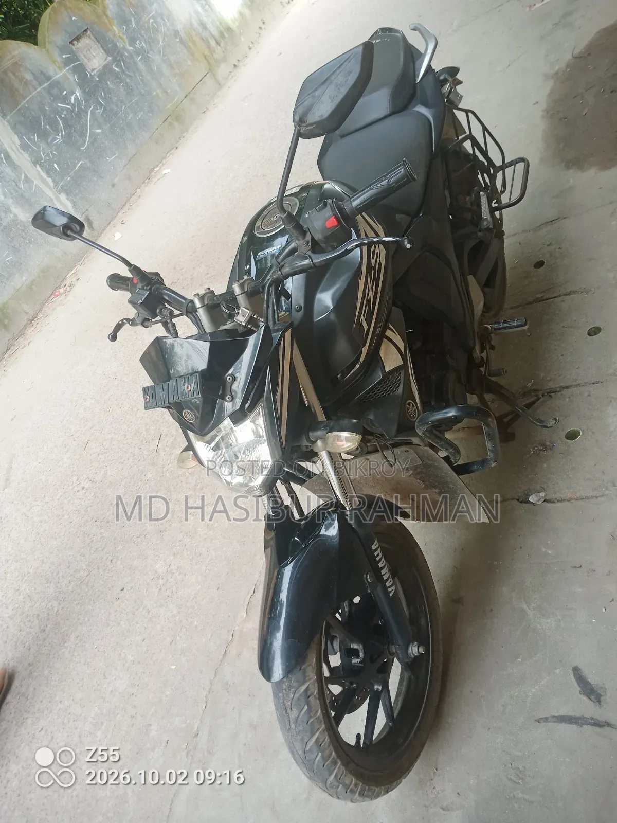 ইয়ামাহা এফজেডএস ভি২ ২০২৩ কালো