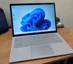 Laptop Microsoft Surface Go 8GB Intel Core i5 SSD 256GB