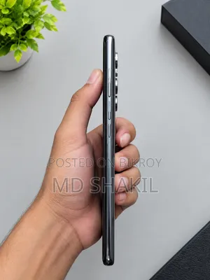 টেকনো ক্যামন ৪০ প্রো ৪জি ২৫৬ জিবি কালো