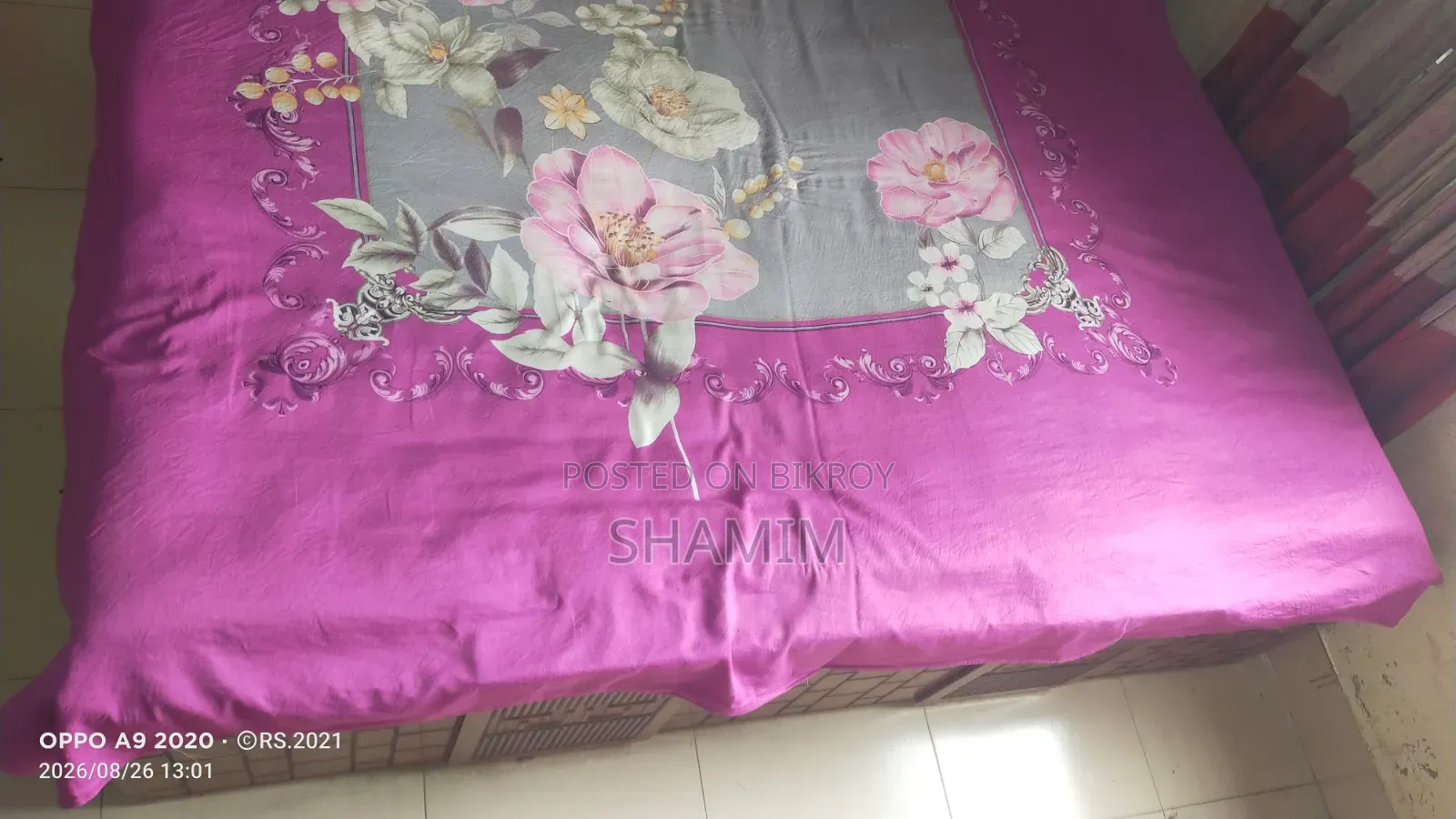 একটি খাট এবং একটা ড্রেসিং টেবিল বিক্রয় হবে