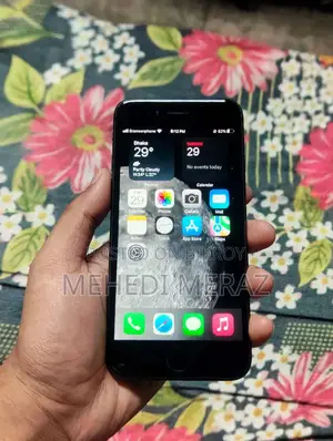 অ্যাপল আইফোন ৮ ৬৪ জিবি ব্ল্যাক