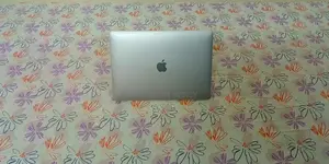 Laptop Apple MacBook 2020 16GB Intel Core i5 SSD 512GB