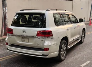 Toyota Land Cruiser 4.5 V8 VXR 2020 White