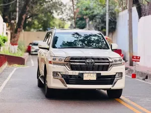 Toyota Land Cruiser 4.5 V8 VXR 2020 White