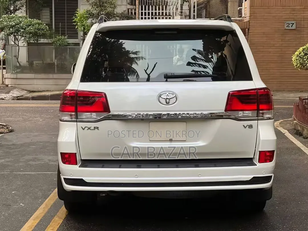 Toyota Land Cruiser 4.5 V8 VXR 2020 White