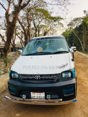 Toyota Noah 2005 White