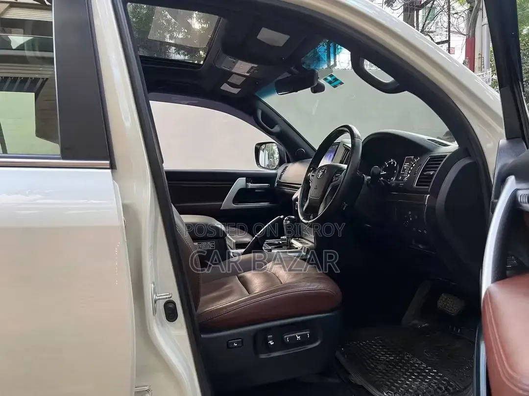 Toyota Land Cruiser 4.5 V8 VXR 2020 White