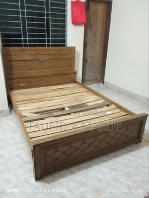 সেগুন কাঠের খাট