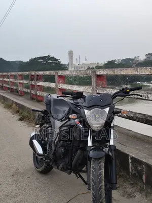 সুজুকি জিক্সার ২০২৩ ব্ল্যাক