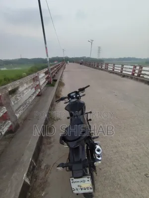 সুজুকি জিক্সার ২০২৩ ব্ল্যাক